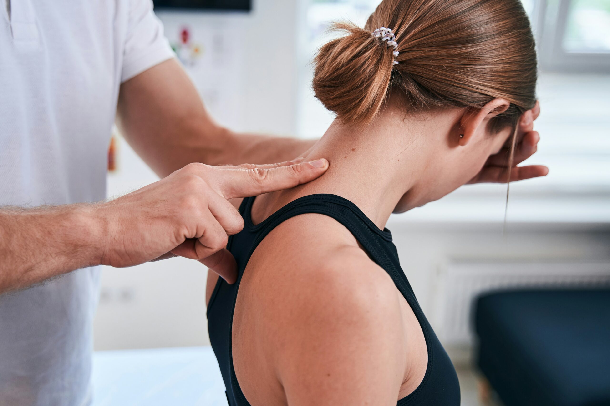 Neck pain physical therapy session in Lakeview Chicago